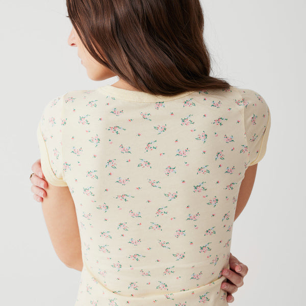 Crop top ajustado de manga corta