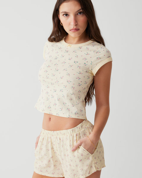 Crop top ajustado de manga corta