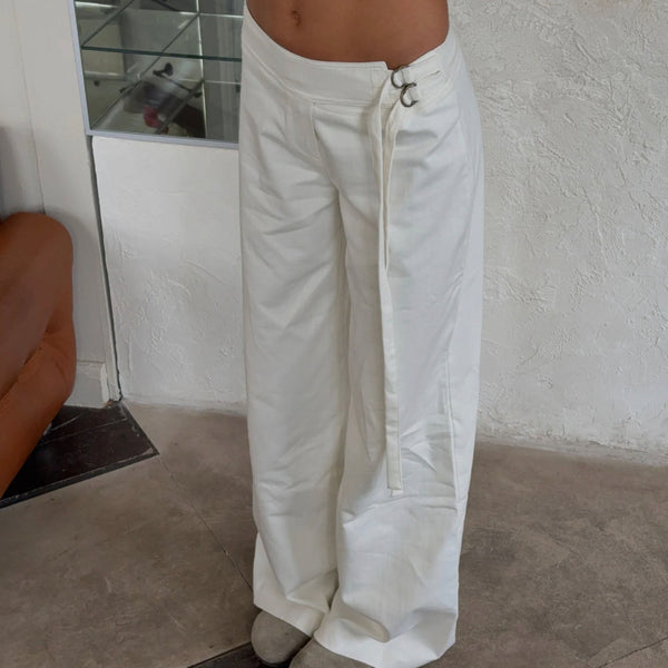 Pantalón recto fluido con cintura ajustable