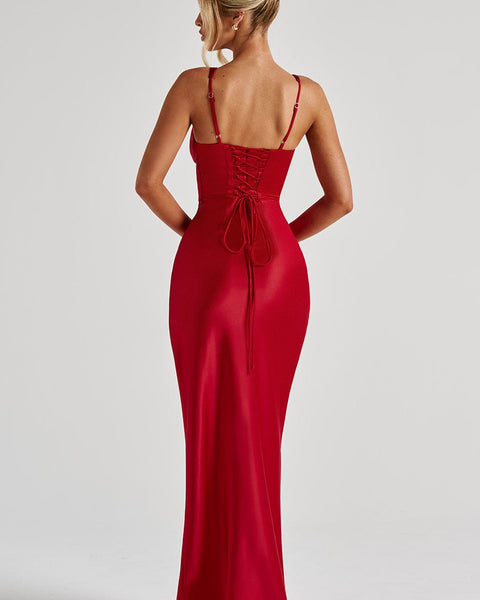 Vestido largo rojo con escote pronunciado y espalda con cordones