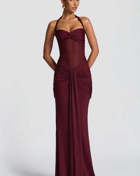 Vestido largo burdeos con espalda descubierta y drapeado